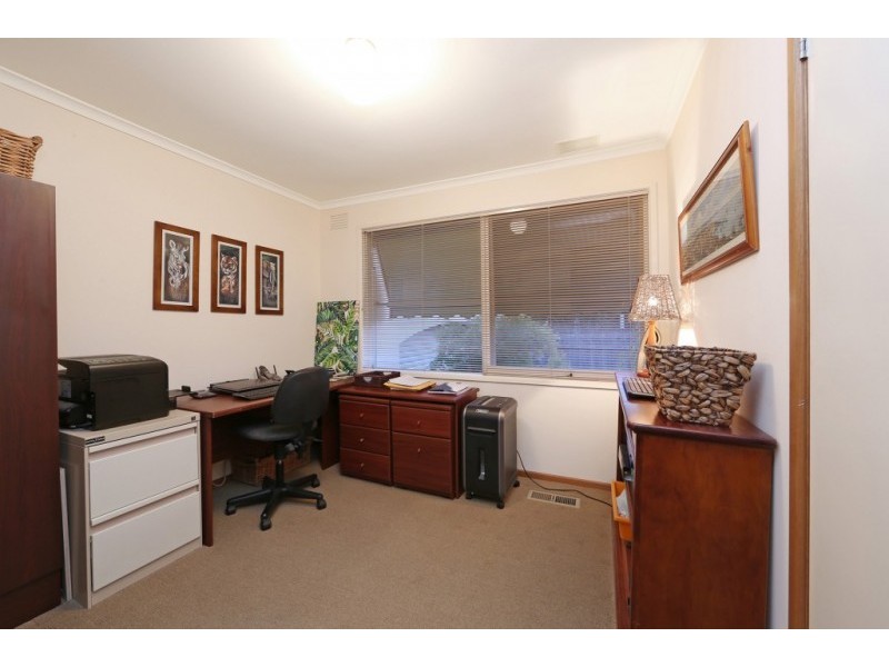 25 Lakeside Boulevard, Rowville VIC 3178