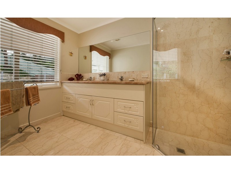 1A Lords Court, Lysterfield VIC 3156