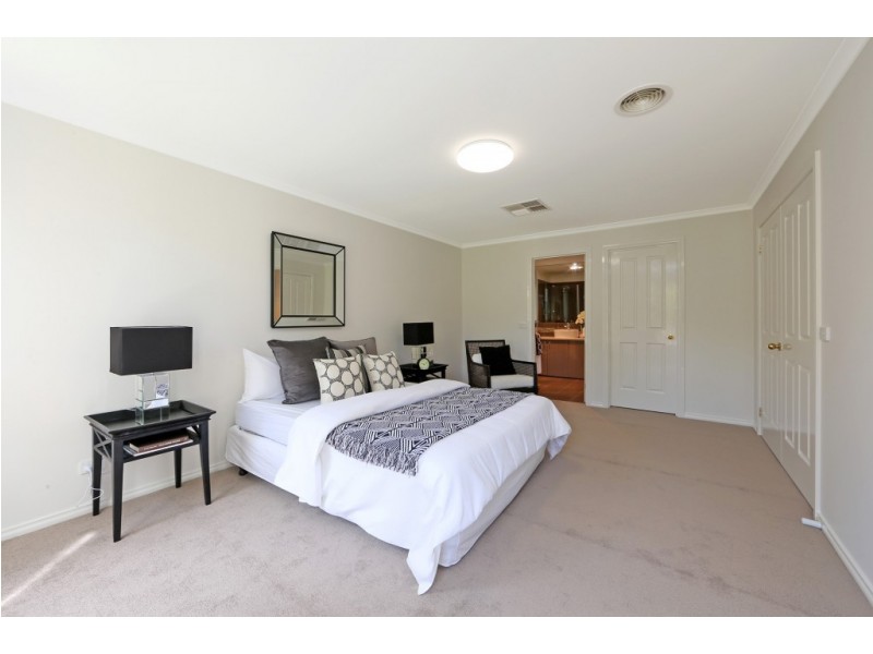 5 Delfin Court, Rowville VIC 3178