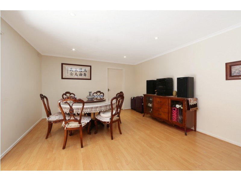 6 Lakeside Boulevard, Rowville VIC 3178