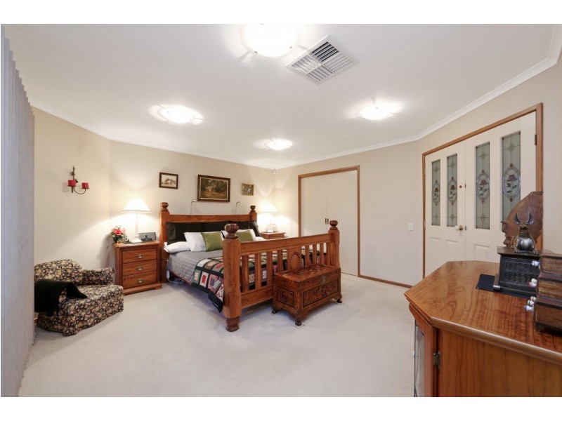 11 Kedleston Way, Rowville VIC 3178