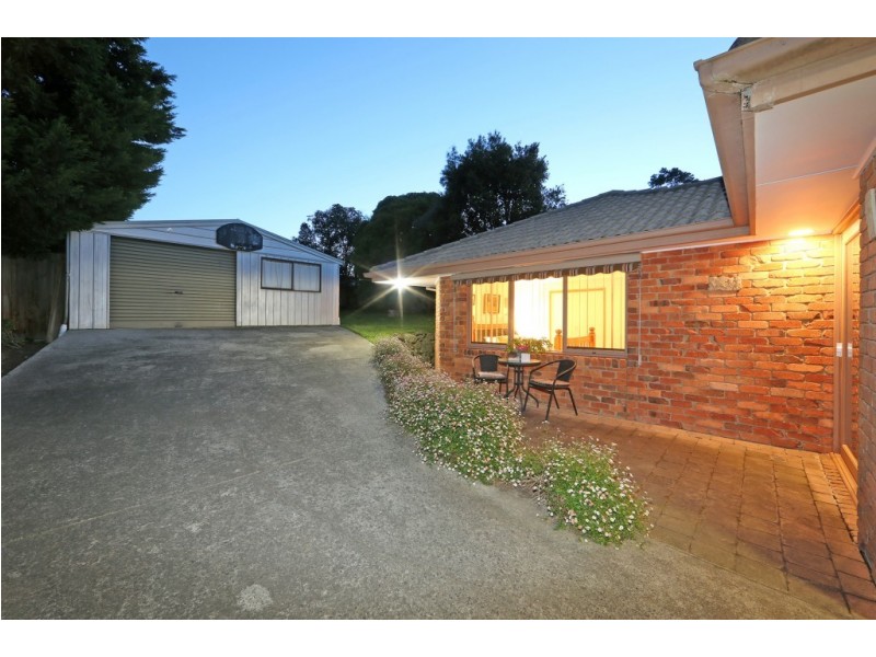 11 Kedleston Way, Rowville VIC 3178