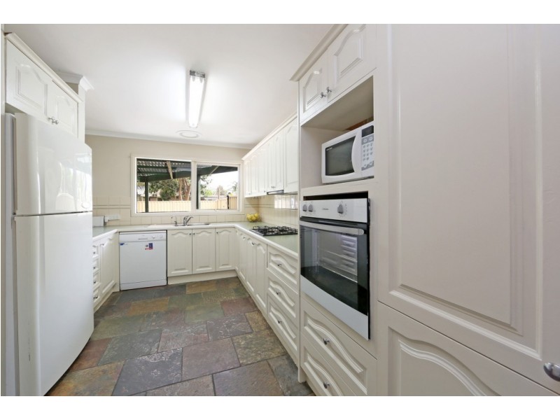 2 Bexsarm Crescent, Rowville VIC 3178