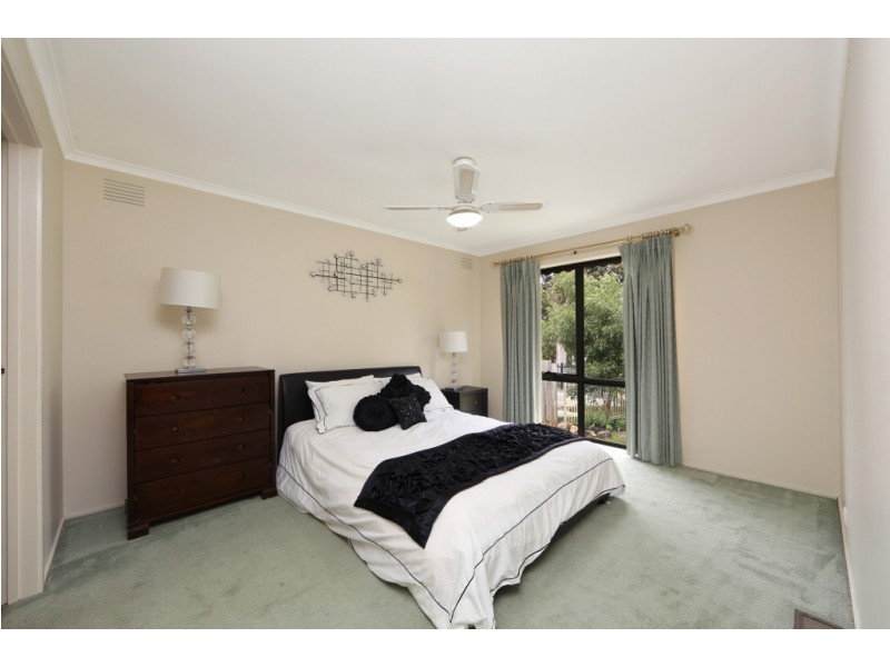 2 Bexsarm Crescent, Rowville VIC 3178