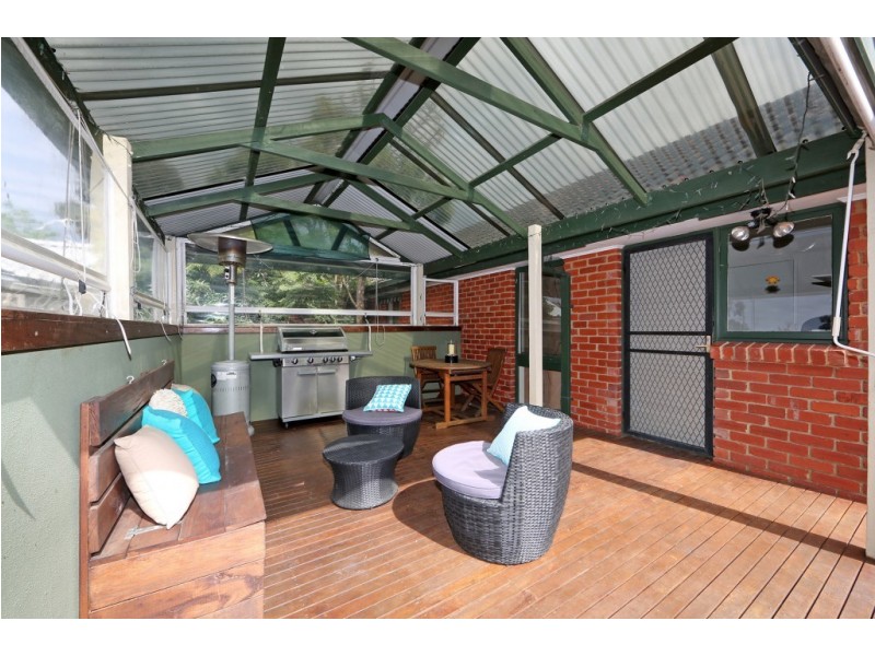 2 Bexsarm Crescent, Rowville VIC 3178