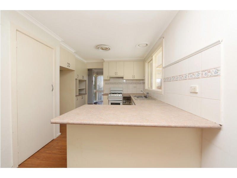 8 Fifth Avenue, Rowville VIC 3178