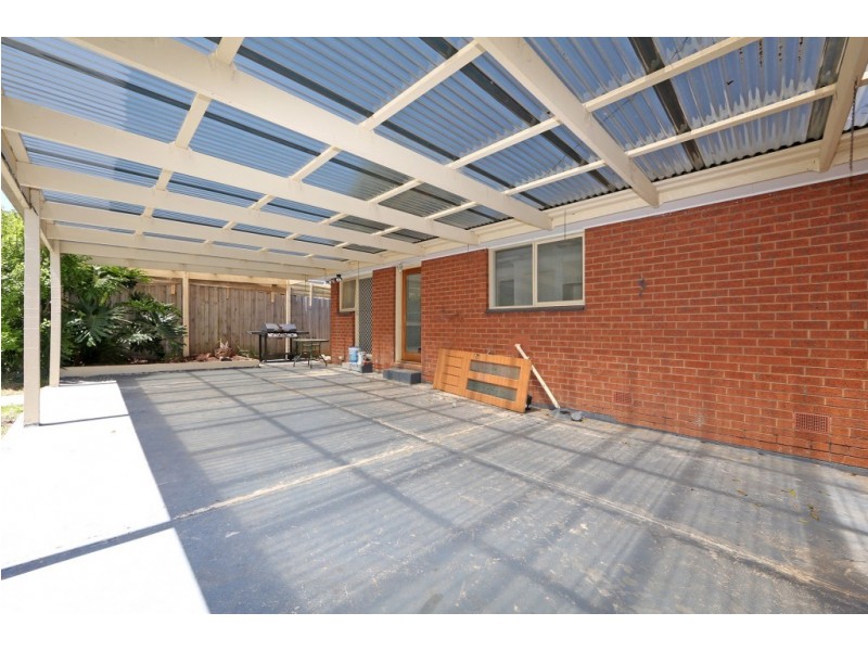 8 Fifth Avenue, Rowville VIC 3178