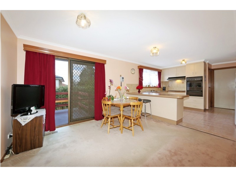 12 Moya Close, Endeavour Hills VIC 3802