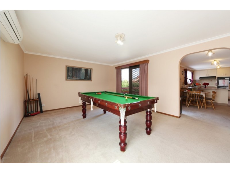 12 Moya Close, Endeavour Hills VIC 3802