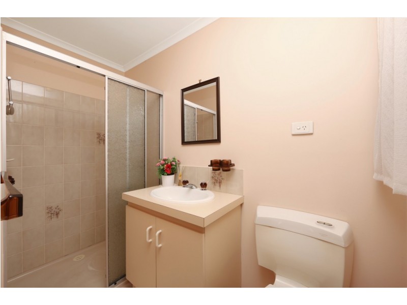 12 Moya Close, Endeavour Hills VIC 3802