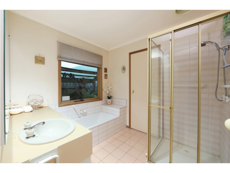 4 Jacob Drive, Rowville VIC 3178