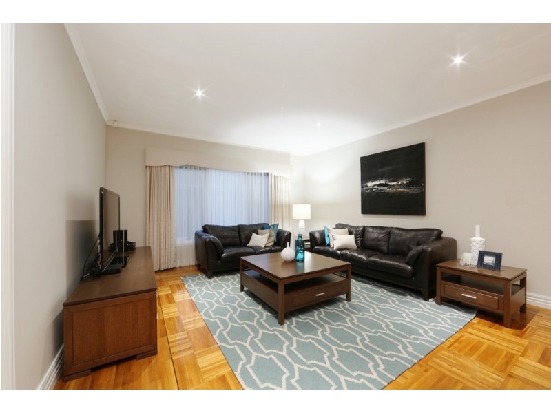 16 Paratea Drive, Rowville VIC 3178