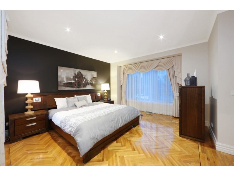 16 Paratea Drive, Rowville VIC 3178