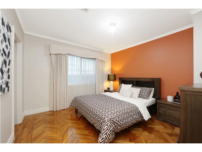 16 Paratea Drive, Rowville VIC 3178