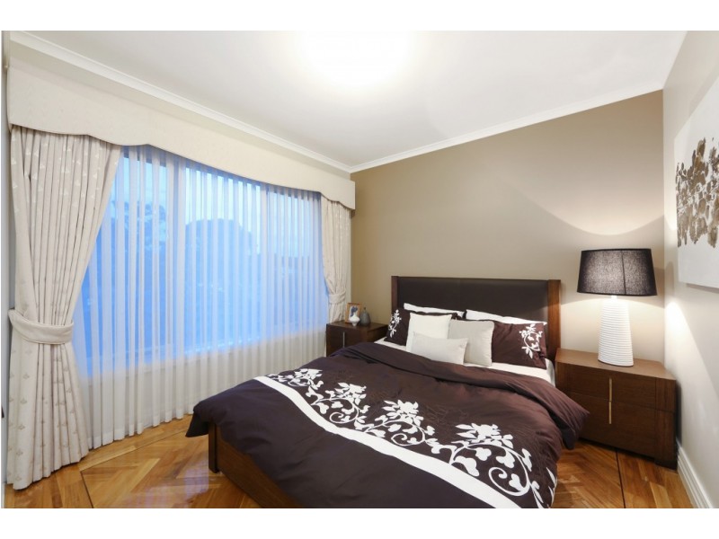 16 Paratea Drive, Rowville VIC 3178