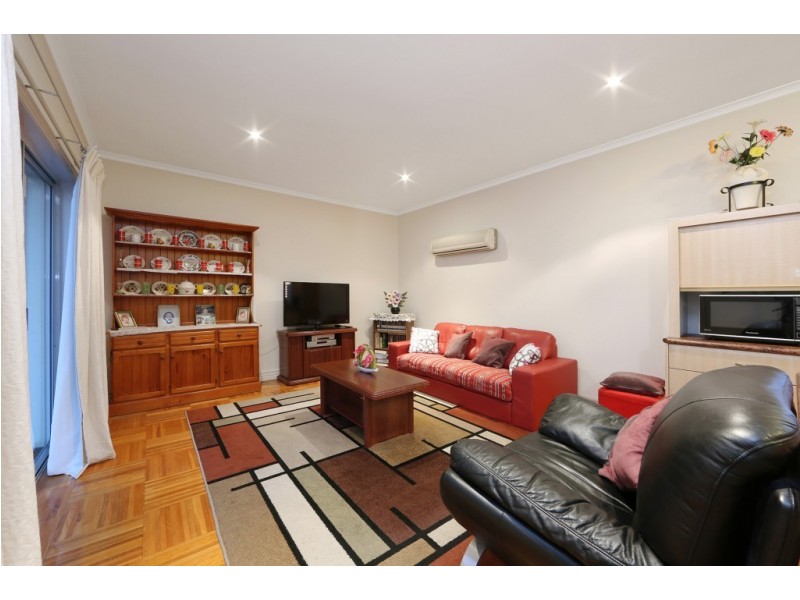 16 Paratea Drive, Rowville VIC 3178