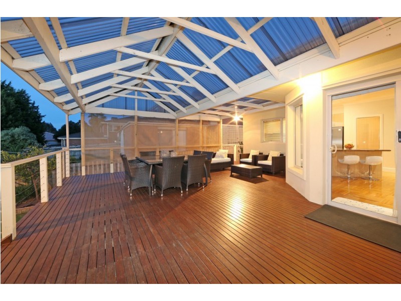 16 Paratea Drive, Rowville VIC 3178