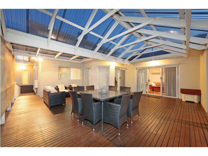 16 Paratea Drive, Rowville VIC 3178