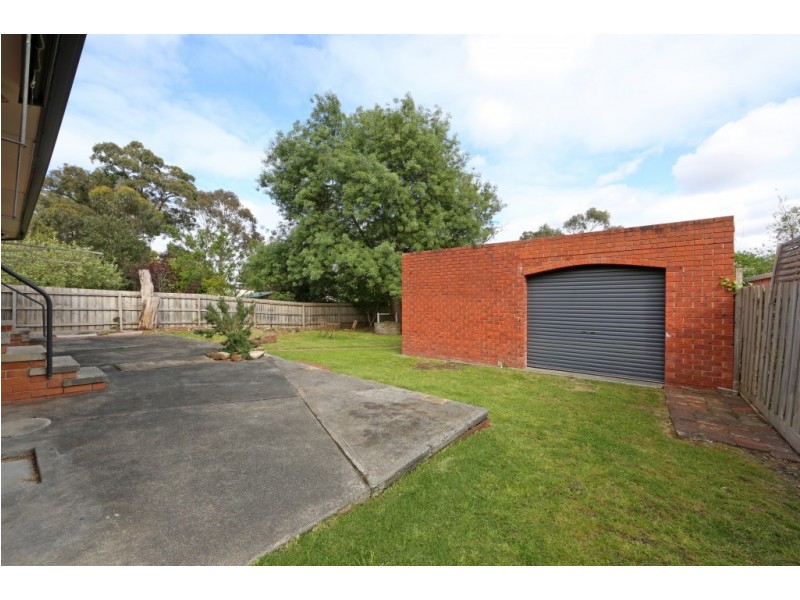 35 Waratah Avenue, The Basin VIC 3154