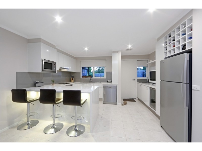 55 Lakeview Avenue, Rowville VIC 3178