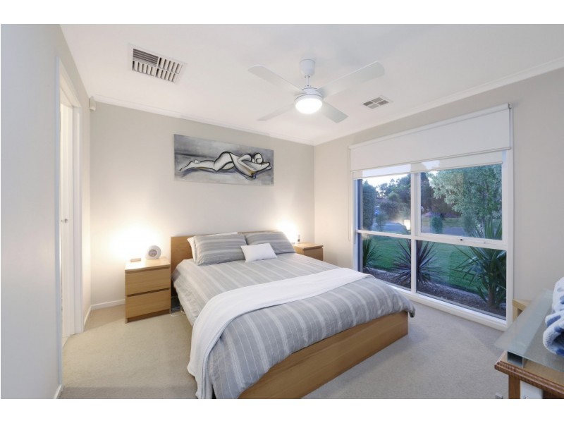 55 Lakeview Avenue, Rowville VIC 3178