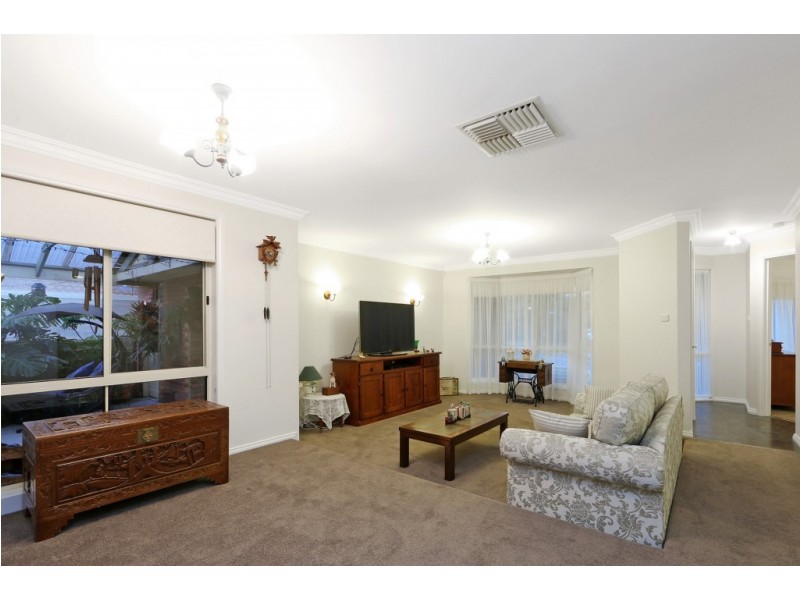 13 Kilcunda Drive, Rowville VIC 3178