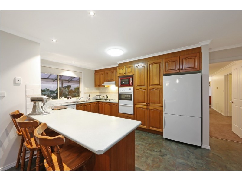 13 Kilcunda Drive, Rowville VIC 3178