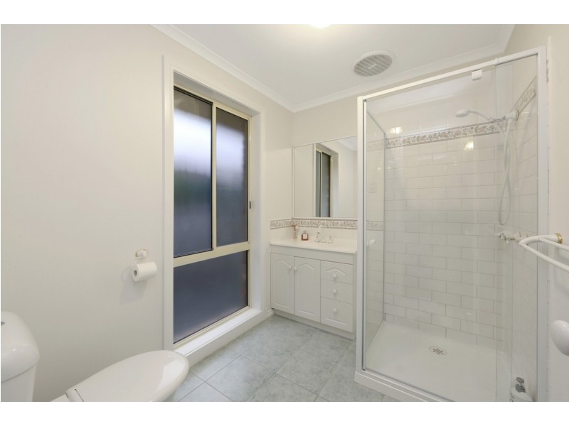 13 Kilcunda Drive, Rowville VIC 3178