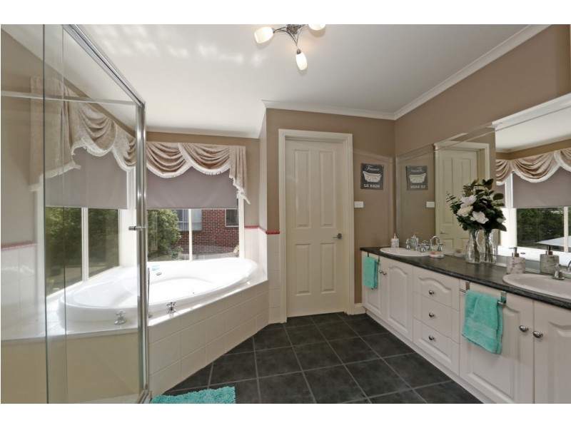 21 Victoria Knox Avenue, Rowville VIC 3178