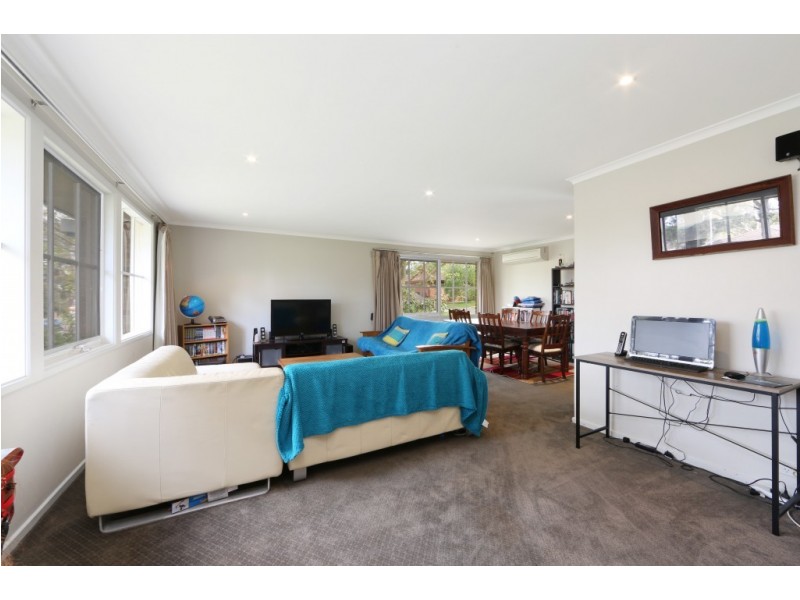 6 Bridgewater Way, Rowville VIC 3178