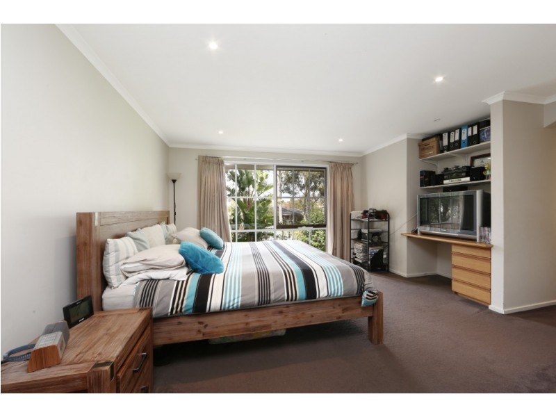 6 Bridgewater Way, Rowville VIC 3178