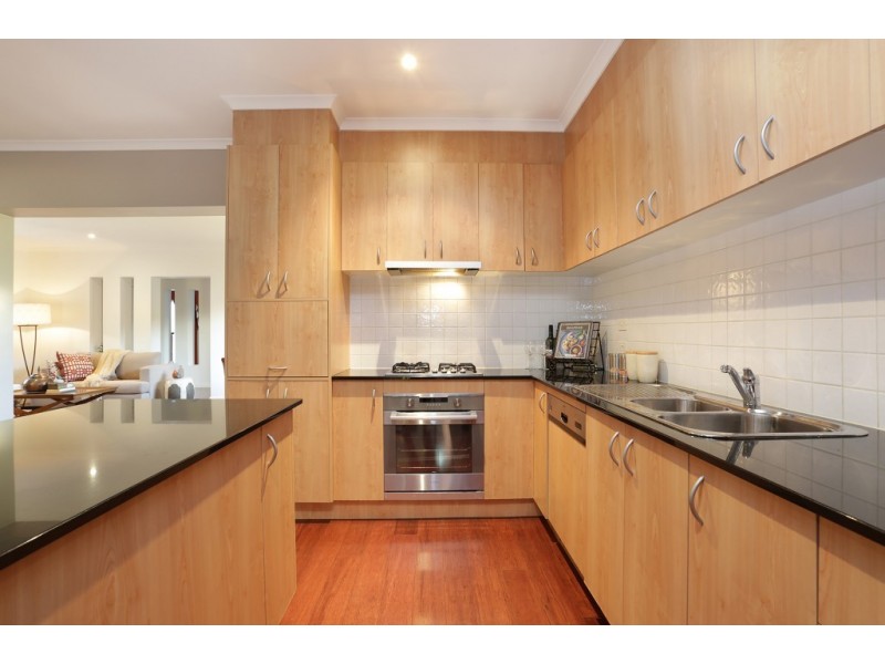 71 Sovereign Manors Crescent, Rowville VIC 3178