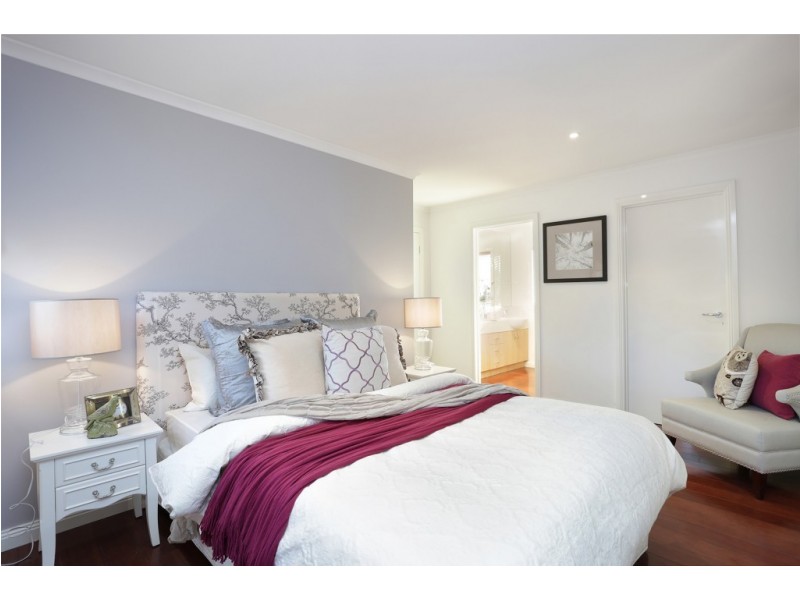 71 Sovereign Manors Crescent, Rowville VIC 3178