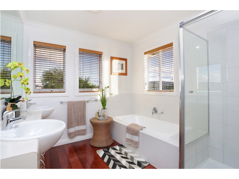 71 Sovereign Manors Crescent, Rowville VIC 3178