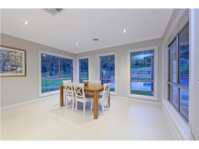 16 Gladesville Close, Lysterfield South VIC 3156