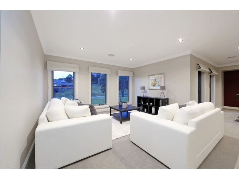 16 Gladesville Close, Lysterfield South VIC 3156