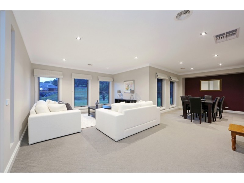 16 Gladesville Close, Lysterfield South VIC 3156