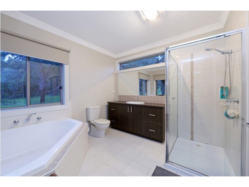 16 Gladesville Close, Lysterfield South VIC 3156