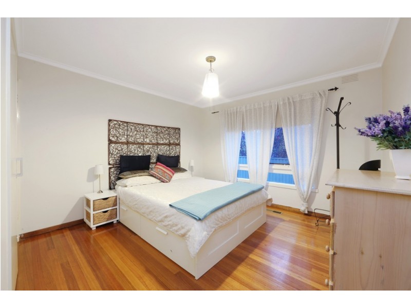 20 Lynn Drive, Ferntree Gully VIC 3156