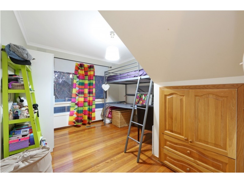 20 Lynn Drive, Ferntree Gully VIC 3156