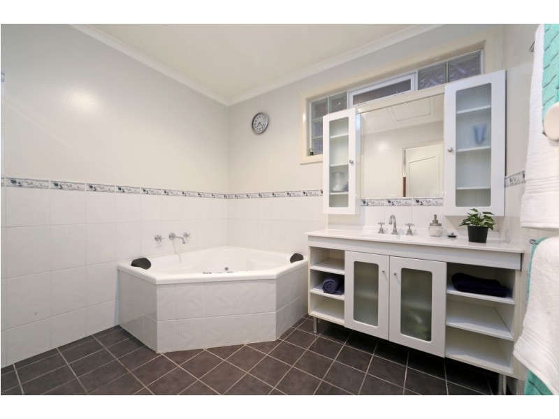 20 Nelson Street, Ferntree Gully VIC 3156
