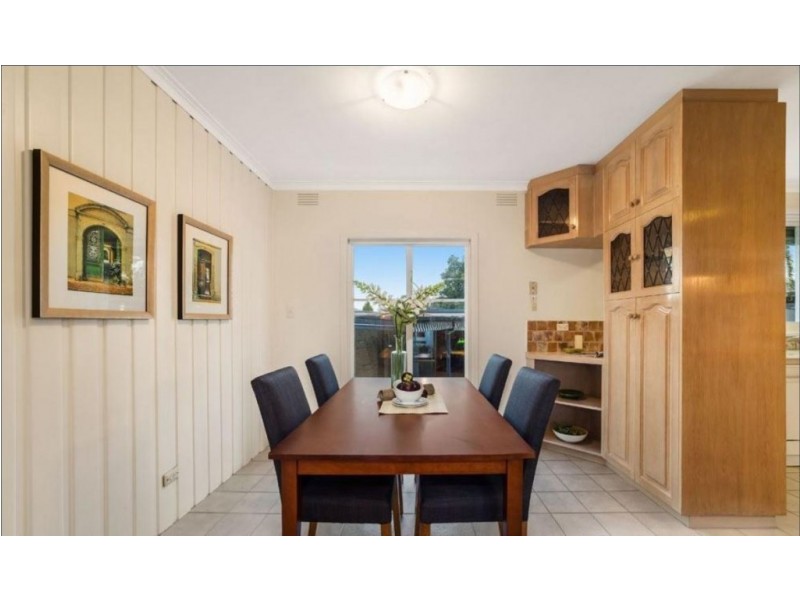 16 Aisbett Avenue, Wantirna South VIC 3152