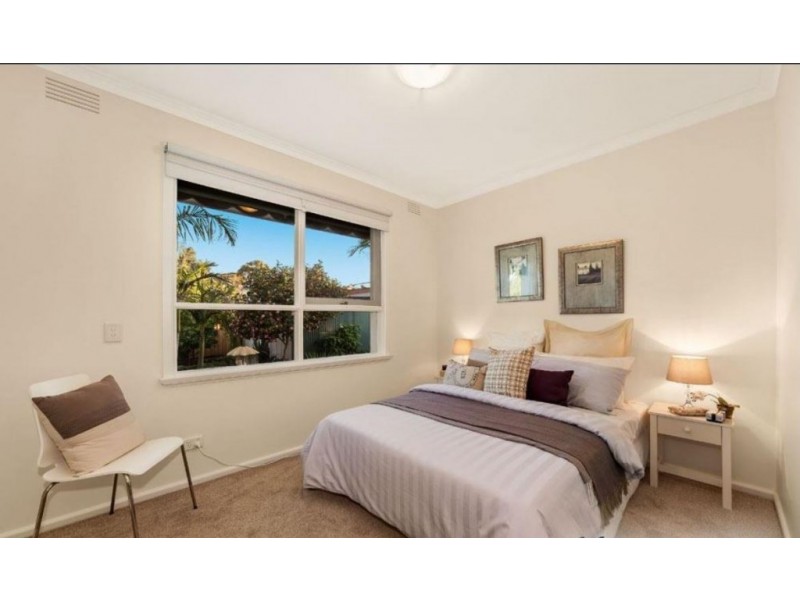 16 Aisbett Avenue, Wantirna South VIC 3152