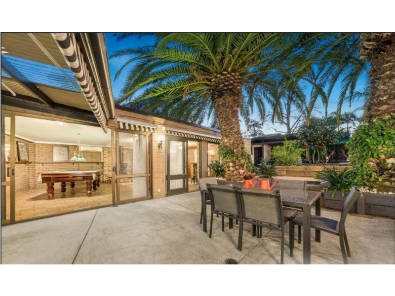 16 Aisbett Avenue, Wantirna South VIC 3152