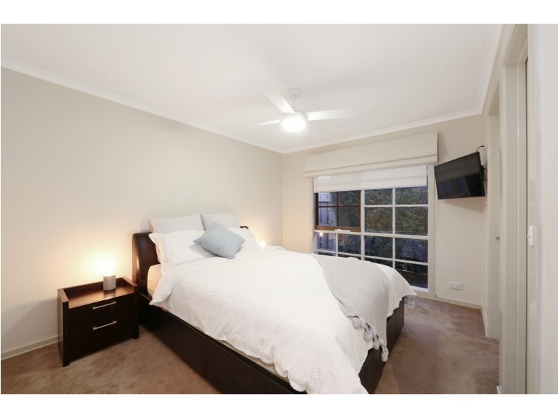18 Laanecoorie Drive, Lysterfield VIC 3156