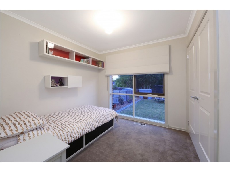 18 Laanecoorie Drive, Lysterfield VIC 3156
