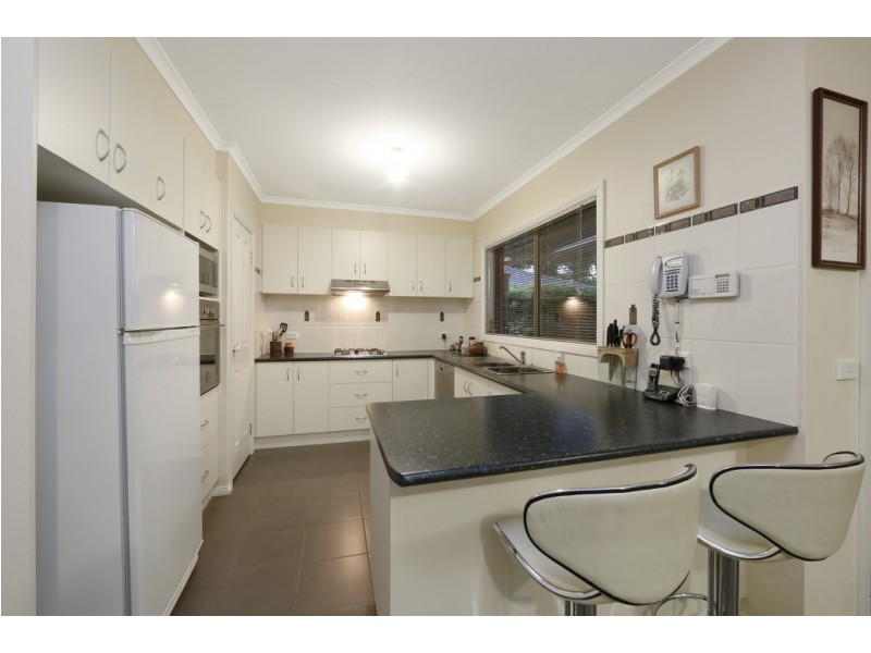 2/4 Lambourne Avenue, Rowville VIC 3178