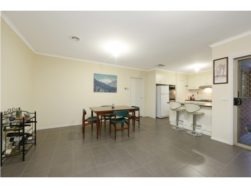 2/4 Lambourne Avenue, Rowville VIC 3178