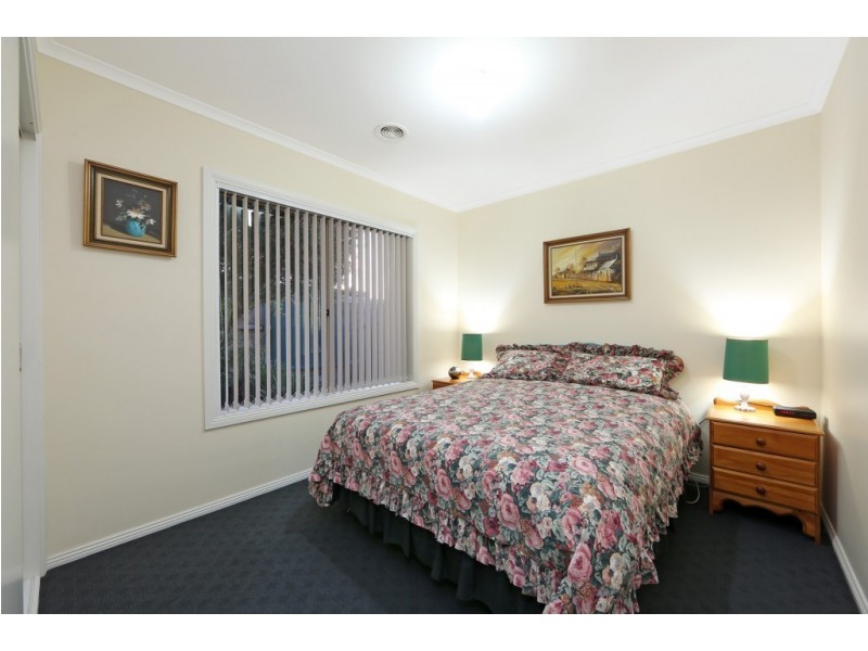 2/4 Lambourne Avenue, Rowville VIC 3178