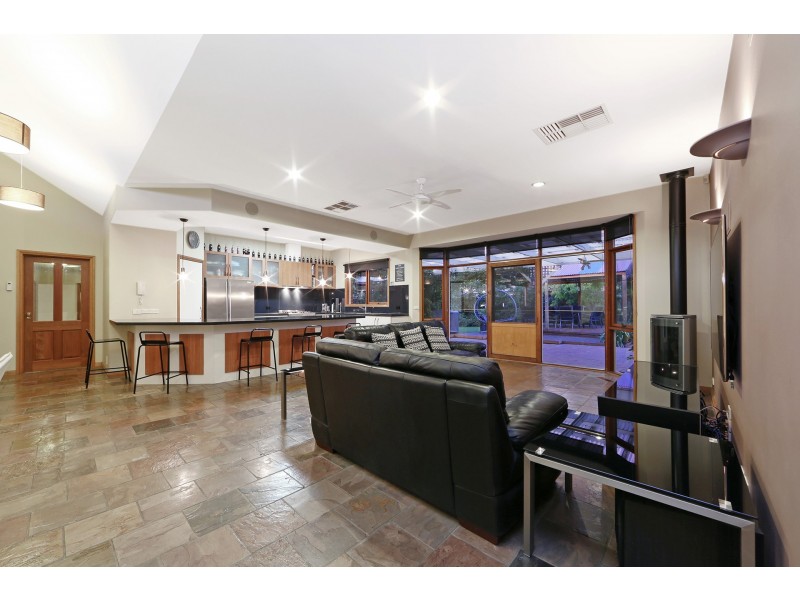 5 Crimea Close, Rowville VIC 3178